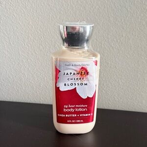 Bath & Body Works Japanese Cherry Blossom Body Lotion - Red and White